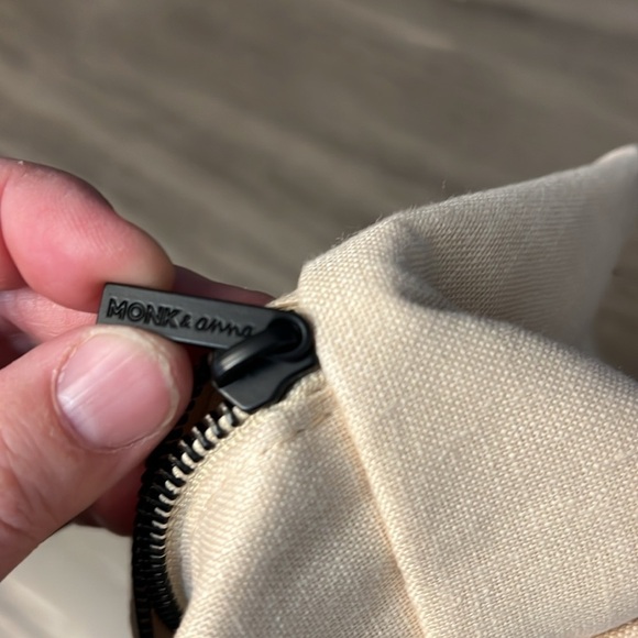 LINEN MONK & ANNA TOILETRY BAG - Picture 10 of 11